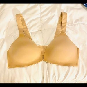 Spanx Bra-llejah 36C wireless front-clasp bra